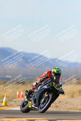 media/Dec-17-2023-CVMA (Sun) [[bf0c04832d]]/Race 2 Amateur Supersport Open/